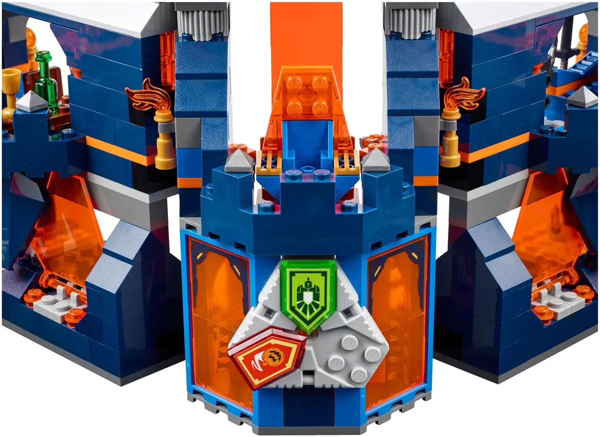 LEGO NEXO KNIGHTS 70357 Knighton Castle set, image 6