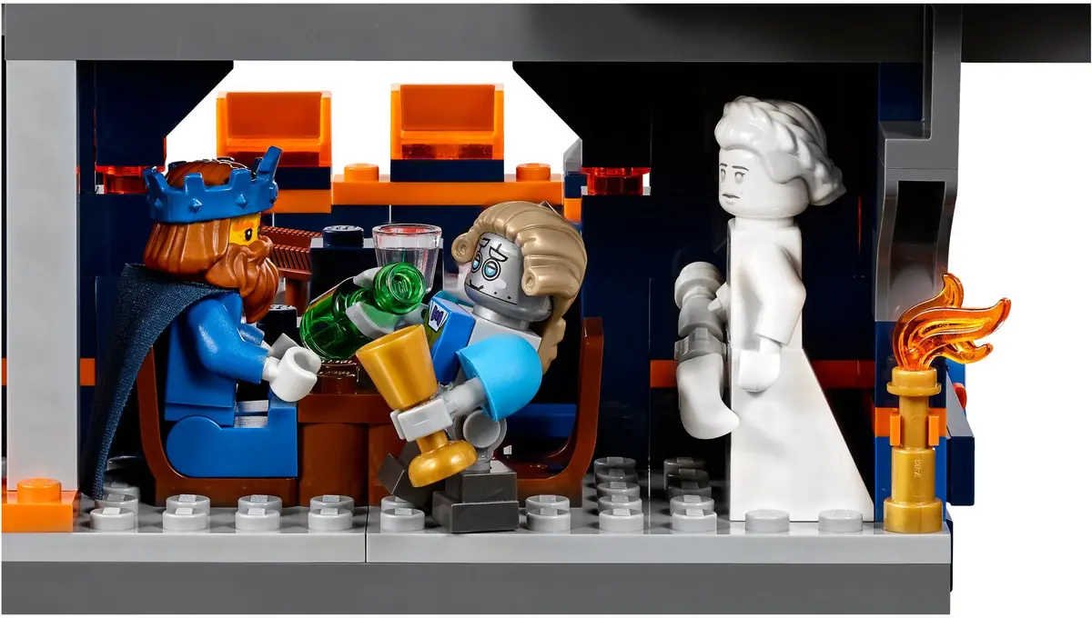 LEGO NEXO KNIGHTS 70357 Knighton Castle set, image 8