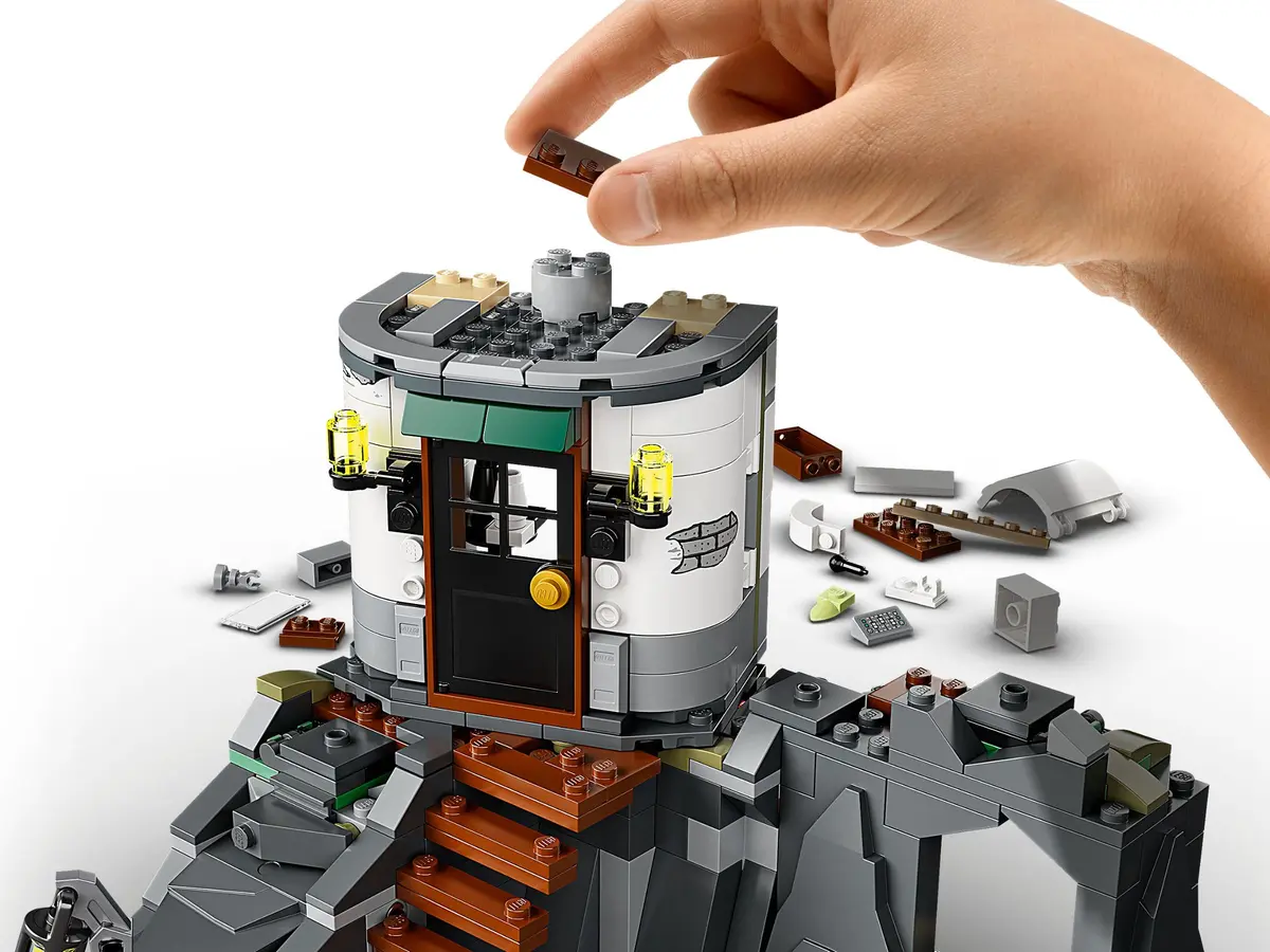 LEGO Hidden Side 70431 The Lighthouse of Darkness set, image 6