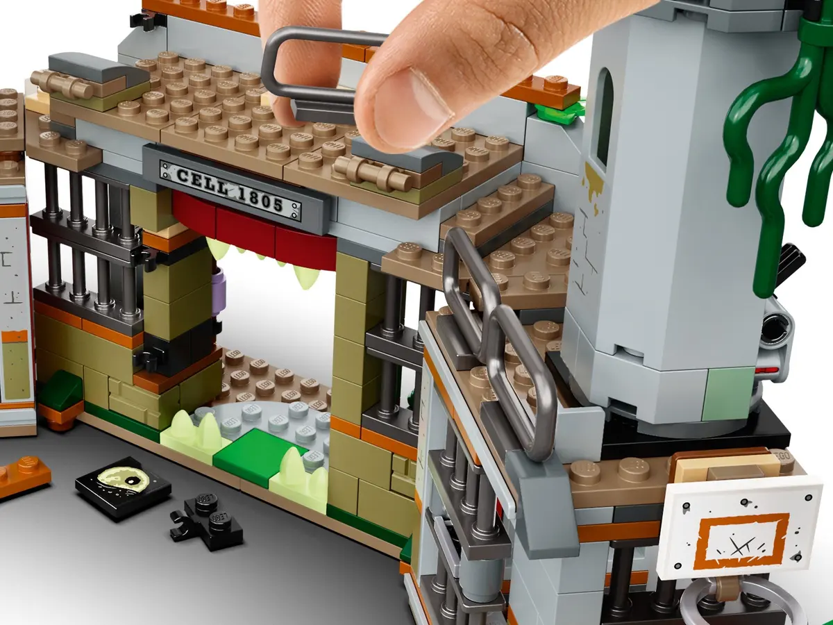 LEGO Hidden Side 70435 Newbury Abandoned Prison set, image 12