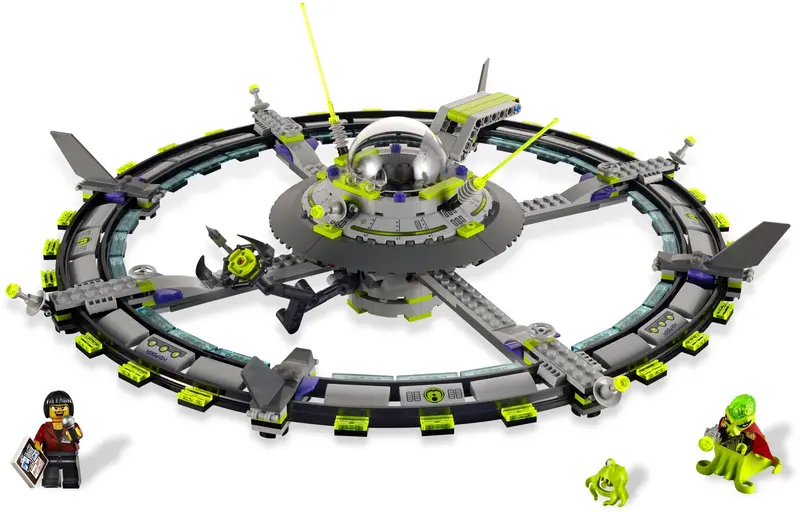 LEGO Space 7065 Alien Mothership set
