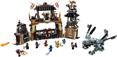 LEGO Ninjago 70655 Dragon Pit set