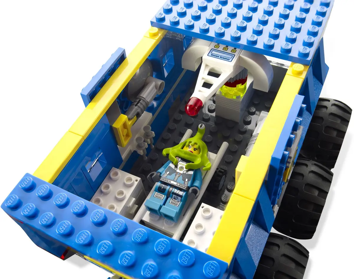 LEGO Space 7066 Earth Defense HQ set, image 16