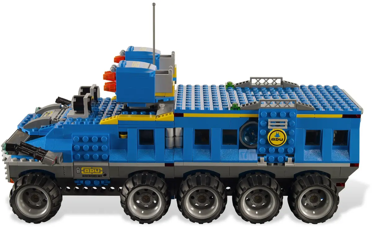 LEGO Space 7066 Earth Defense HQ set, image 17