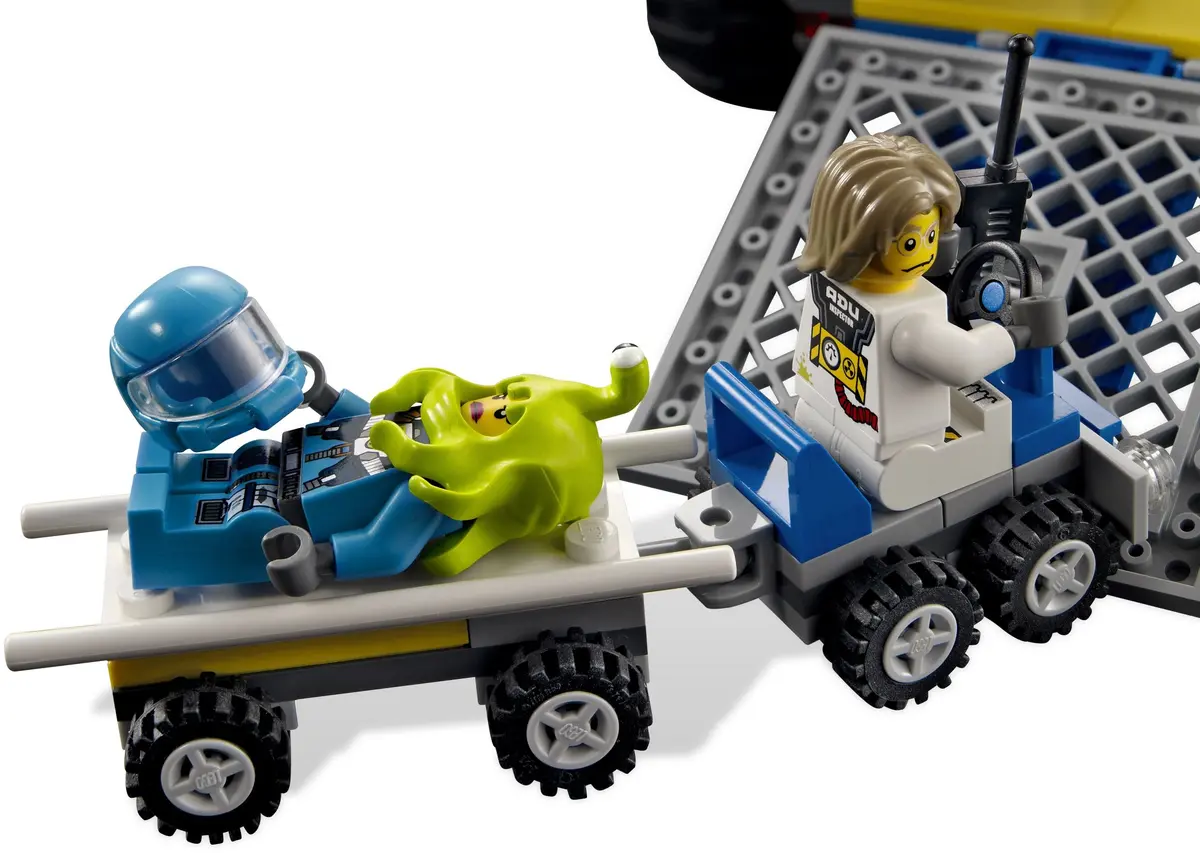 LEGO Space 7066 Earth Defense HQ set, image 13