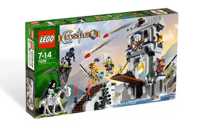 LEGO Castle 7079 Drawbridge Defense set, image 4