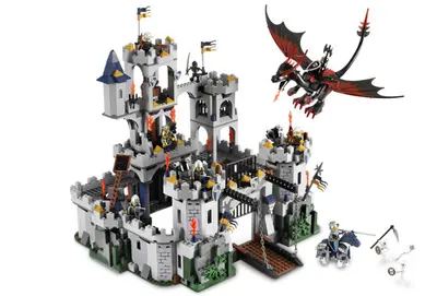 LEGO Castle 7094 King's Castle Siege set, image 2