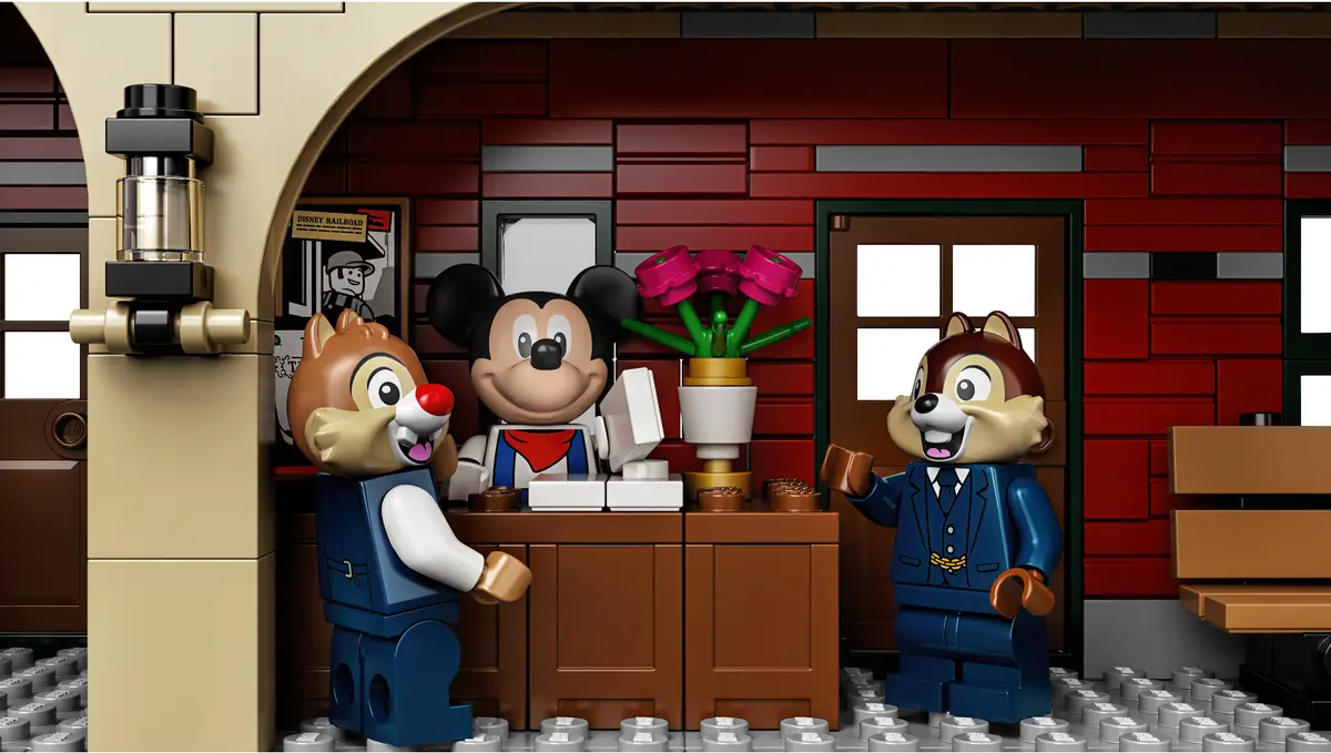 LEGO Disney 71044 Disney Train and Station set, image 8