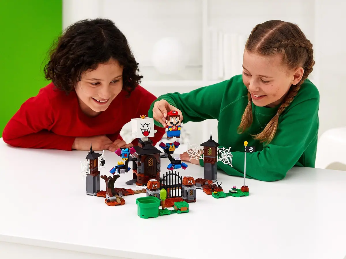 LEGO Super Mario 71377 King Boo and the Haunted Yard set, image 8