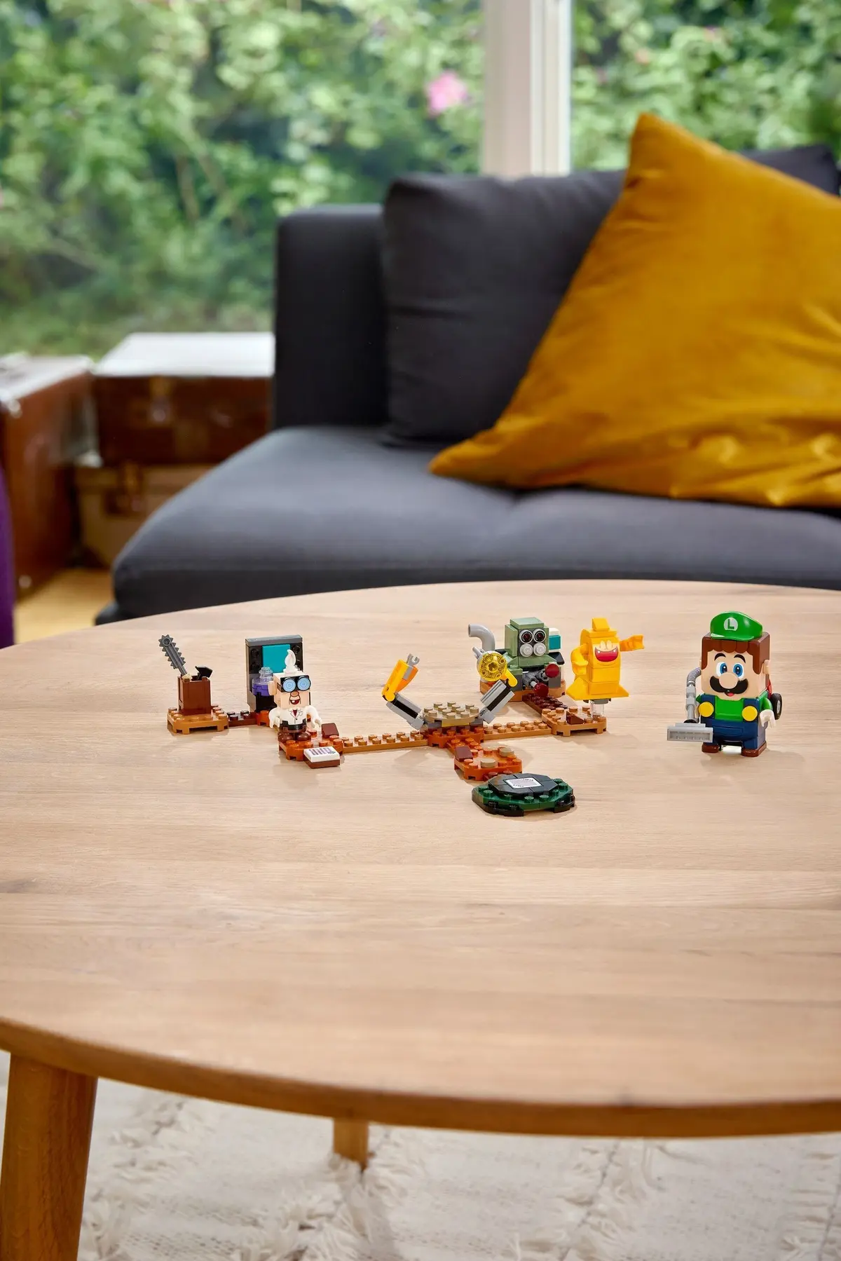 LEGO Super Mario 71397 Luigi's Mansion Lab and Poltergust set, image 2