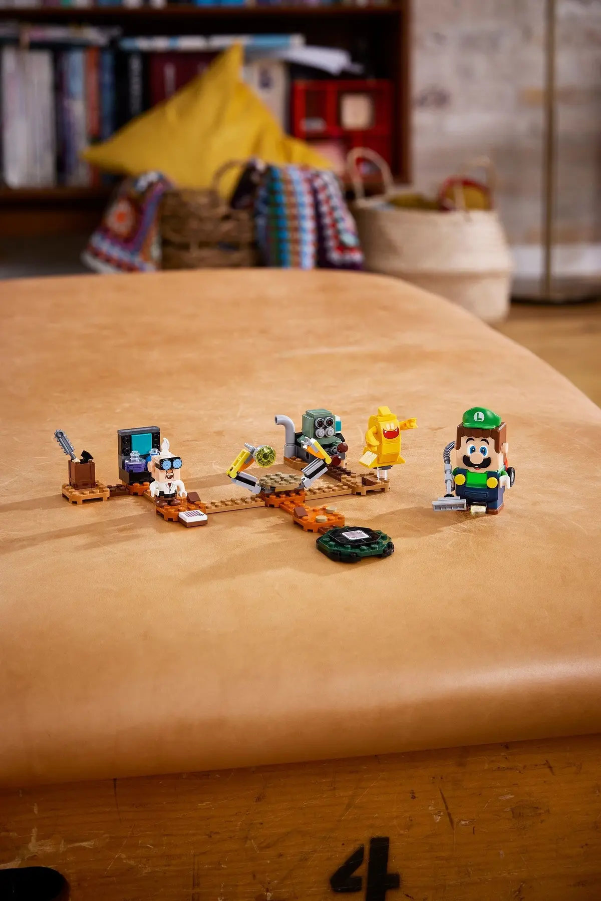 LEGO Super Mario 71397 Luigi's Mansion Lab and Poltergust set, image 3