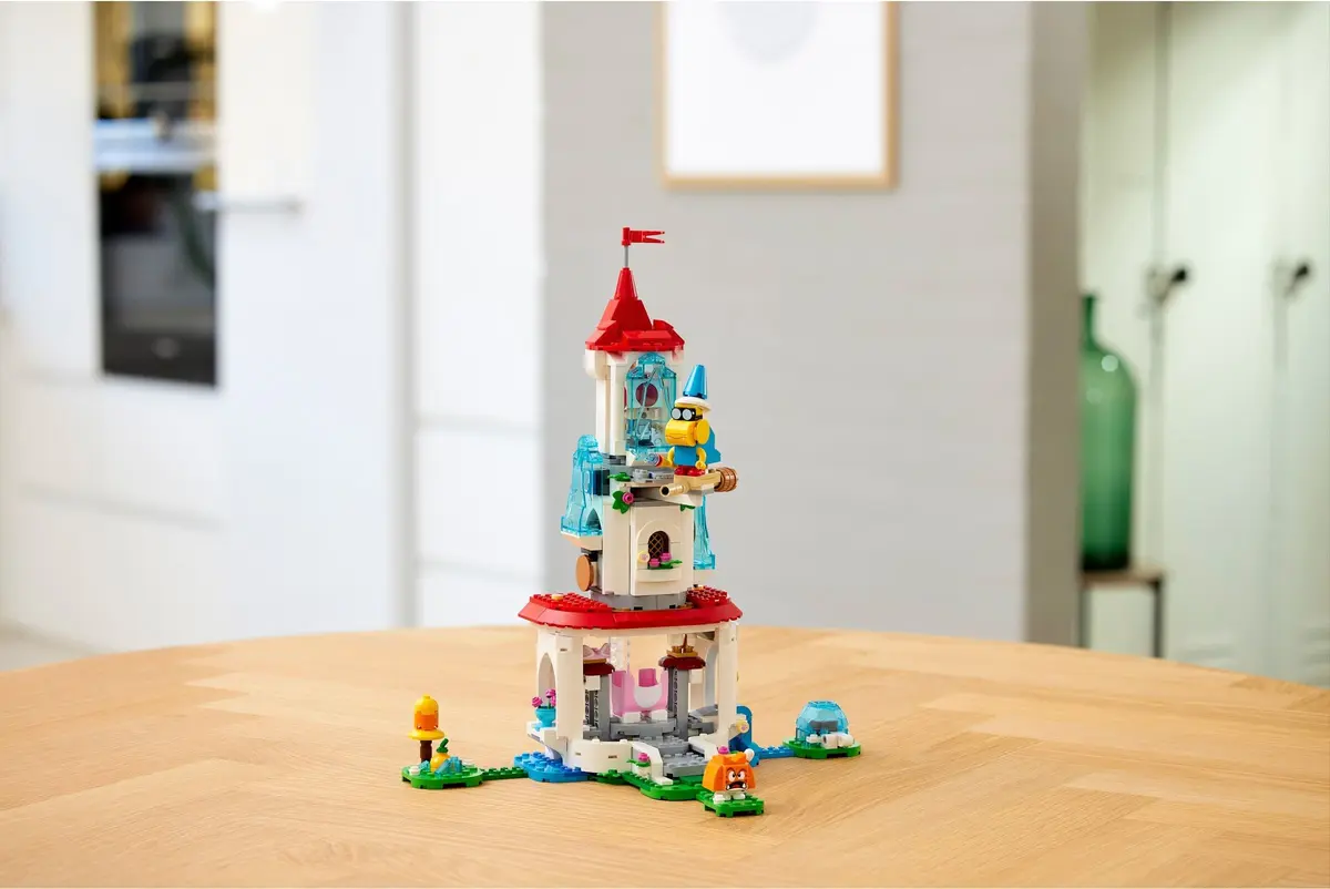 LEGO Super Mario 71407 Cat Peach Suit and Frozen Tower set, image 7