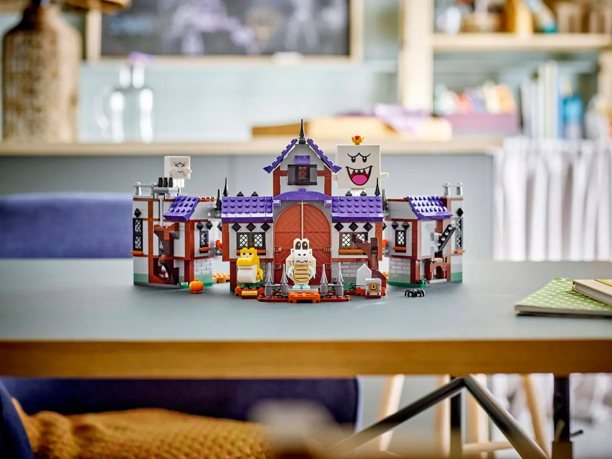 LEGO Super Mario 71436 King Boo's Haunted Mansion set, image 10