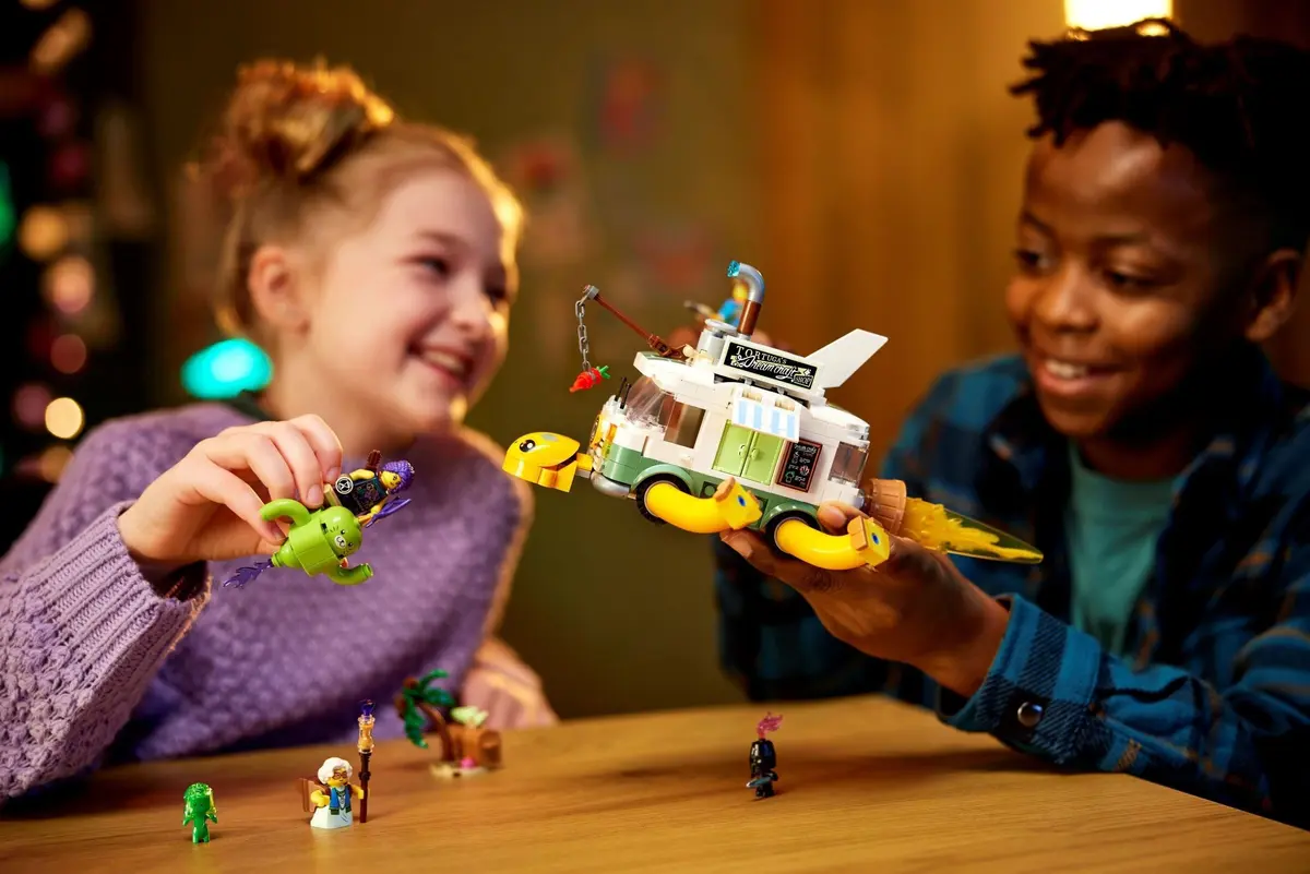 LEGO Dreamzzz 71456 Mrs. Castillo's Turtle Van set, image 4