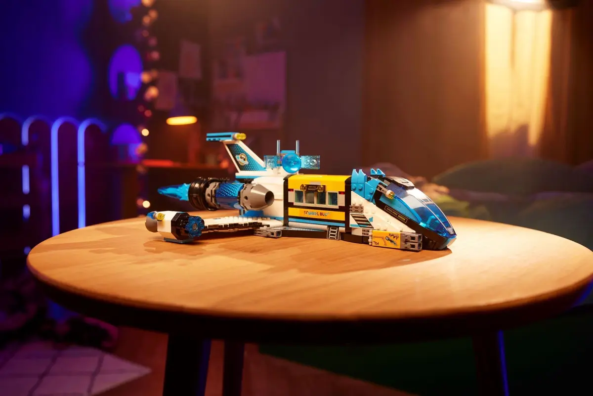 LEGO Dreamzzz 71460 Mr. Oz's Spacebus set, image 6