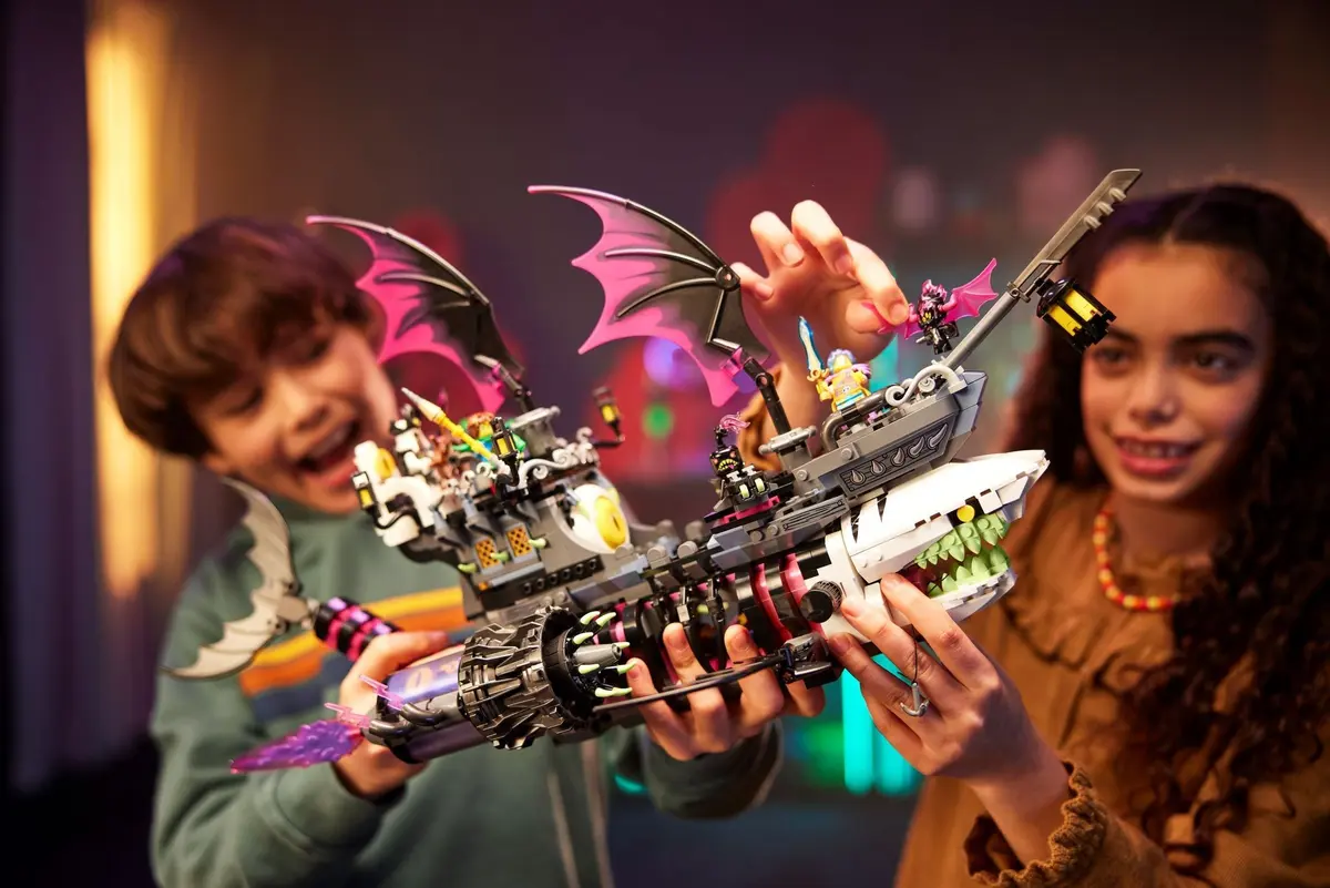 LEGO Dreamzzz 71469 Nightmare Shark Ship set, image 4
