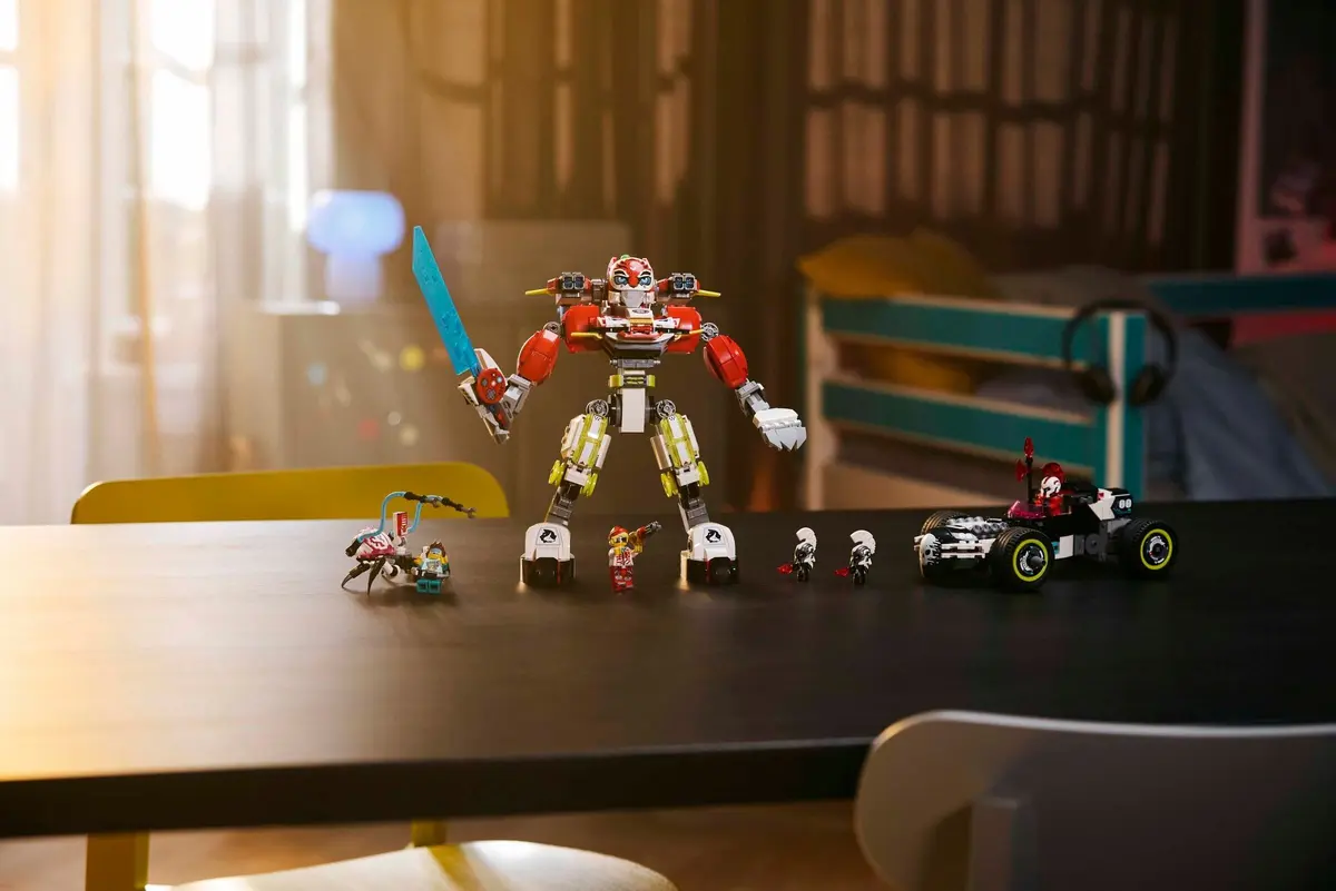 LEGO Dreamzzz 71497 Cooper's Tiger Mech & Zero's Hot Rod Car set, image 6