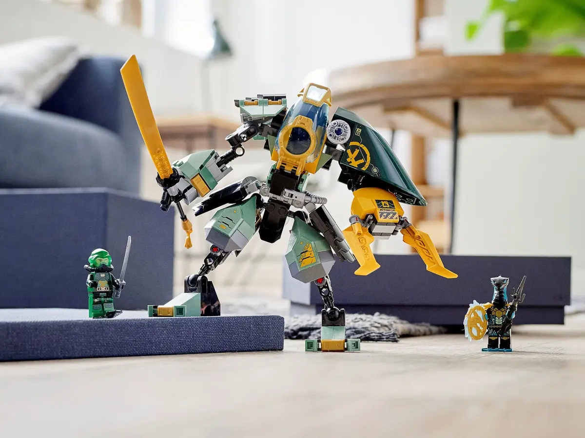 LEGO Ninjago 71750 Lloyd's Hydro Mech set, image 3