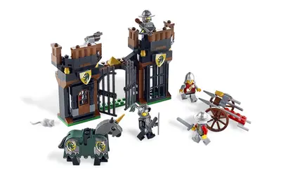 LEGO Castle 7187 Escape from Dragon's Prison set, image 2