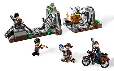 LEGO Indiana Jones 7196 Chauchilla Cemetery Battle set, image 2