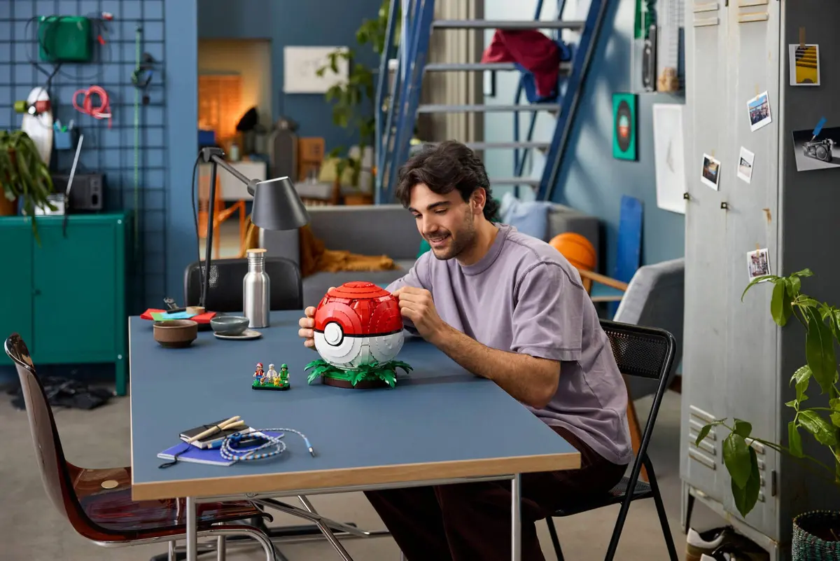 LEGO Pokémon 72154 Iconic Trainer Moments Poké Ball set, image 13