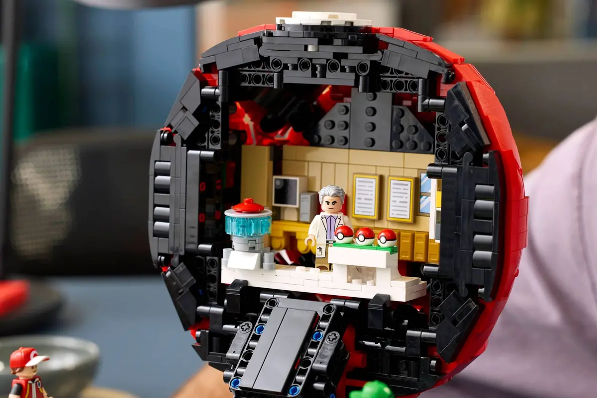 LEGO Pokémon 72154 Iconic Trainer Moments Poké Ball set, image 9