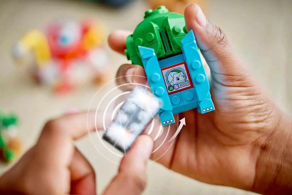 LEGO Pokémon 72155 Berry Bash with Bulbasaur and Bidoof set, image 8