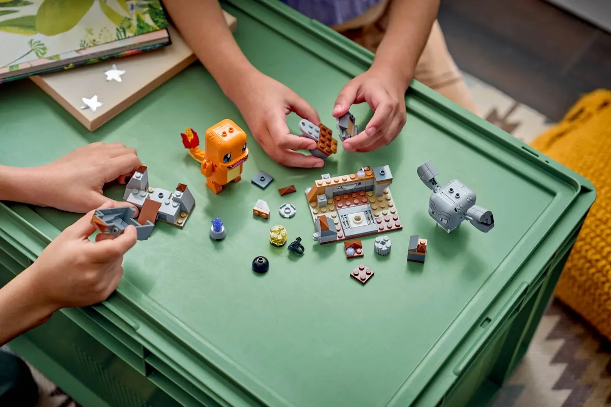 LEGO Pokémon 72157 Charmander and Geodude's Cavern Clash set, image 4