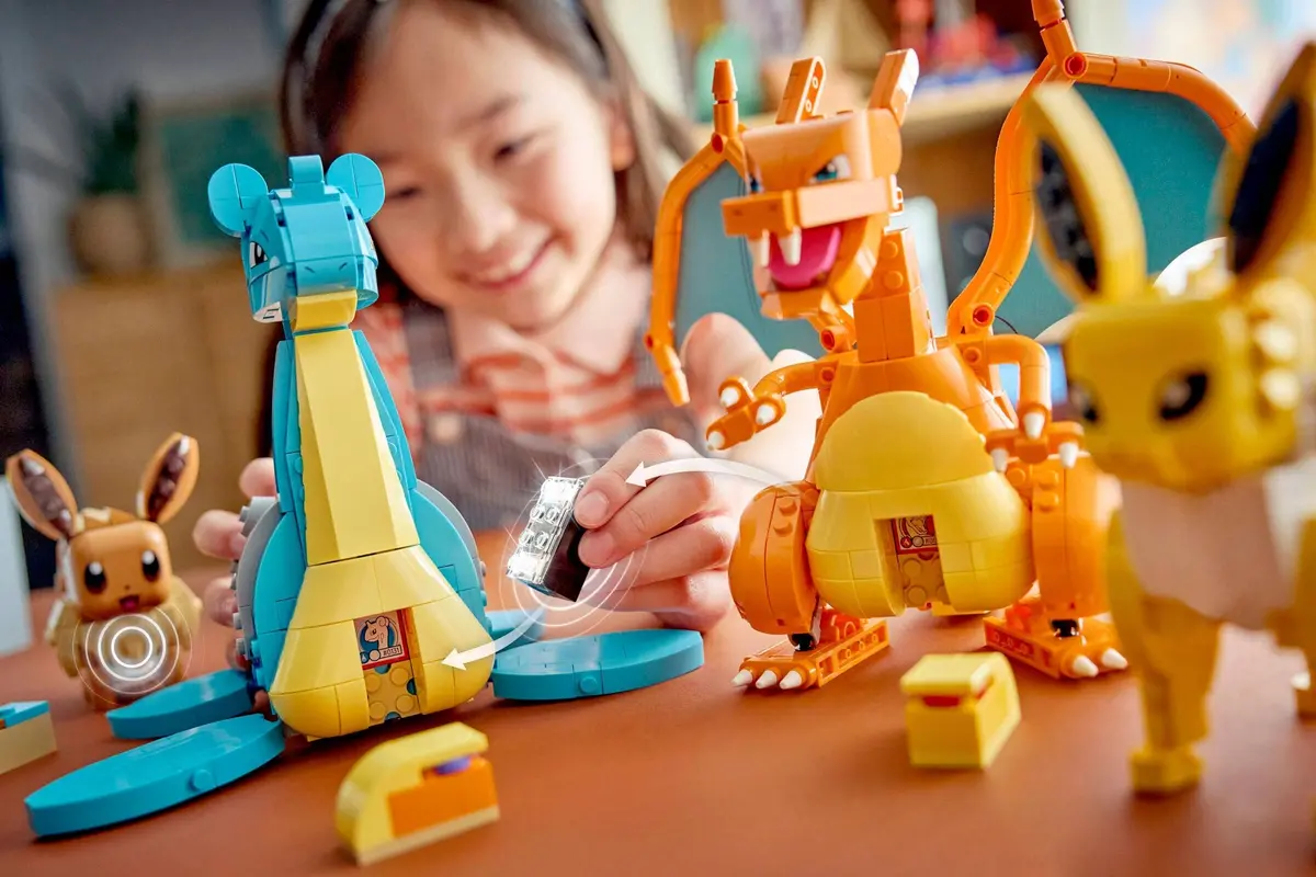 LEGO Pokémon 72162 Eevee and Lapras's Treasure Hunt set, image 2