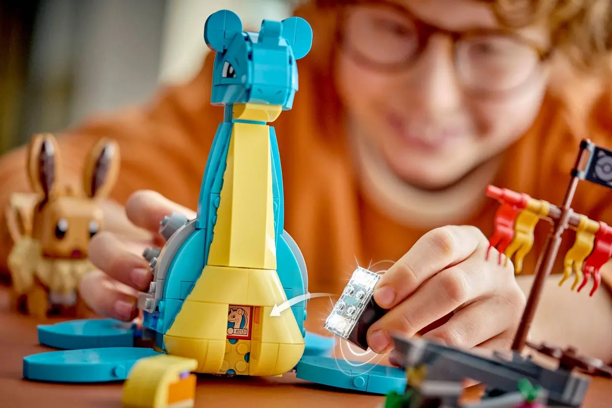 LEGO Pokémon 72162 Eevee and Lapras's Treasure Hunt set, image 7