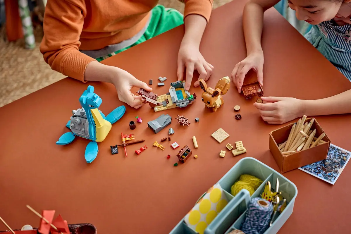 LEGO Pokémon 72162 Eevee and Lapras's Treasure Hunt set, image 5