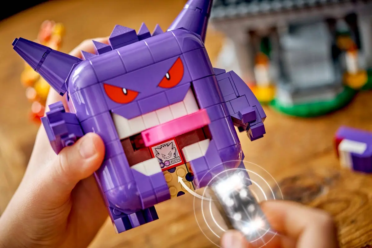 LEGO Pokémon 72166 Cubone and Gengar's Spooky Showdown set, image 9