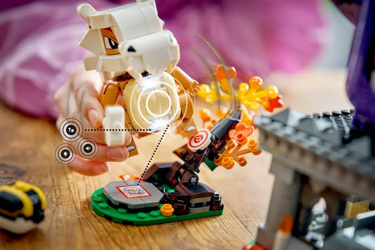 LEGO Pokémon 72166 Cubone and Gengar's Spooky Showdown set, image 8