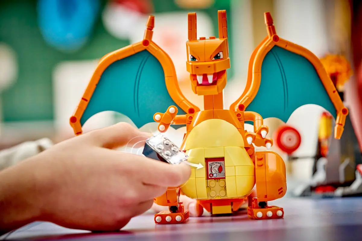 LEGO Pokémon 72167 Charizard vs. Jolteon Ultimate Battle set, image 13