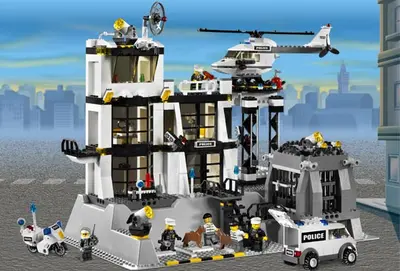 LEGO City 7237 Police Station set, image 3