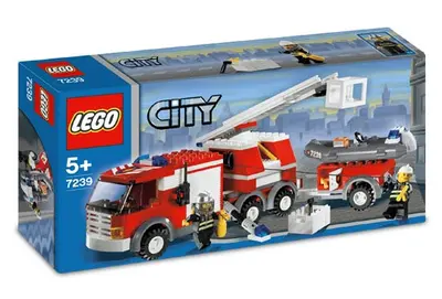LEGO City 7239 Fire Truck set, image 3