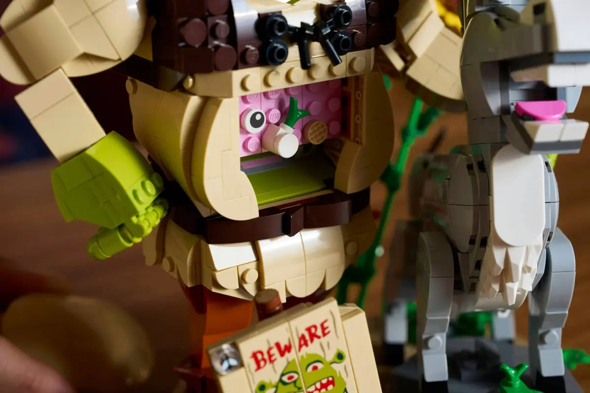 LEGO Shrek 72423 Shrek, Donkey & Puss in Boots set, image 9