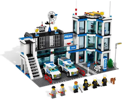 LEGO City 7498 Police Station set
