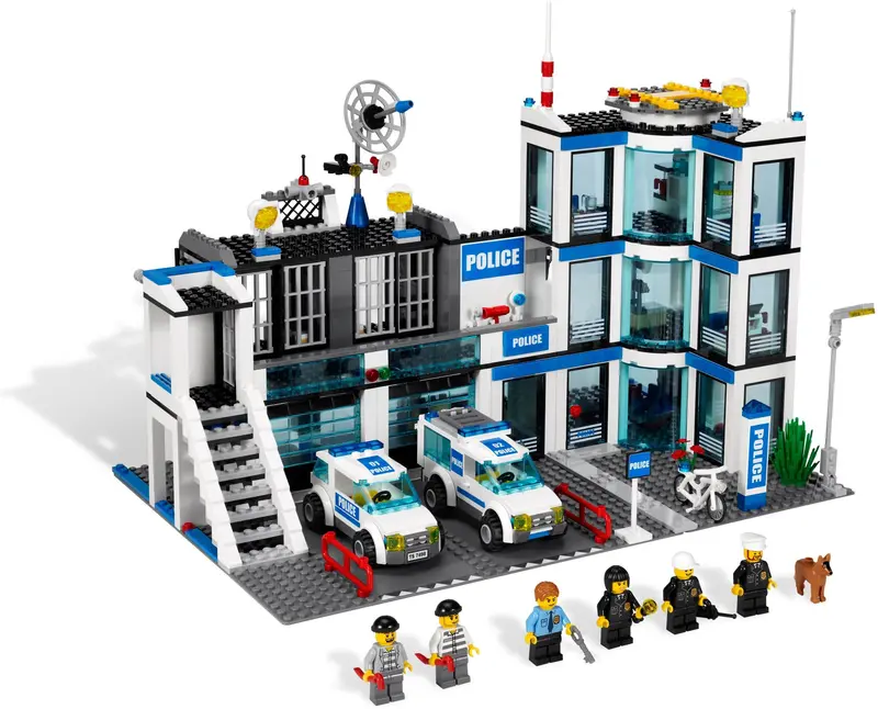 LEGO City 7498 Police Station set