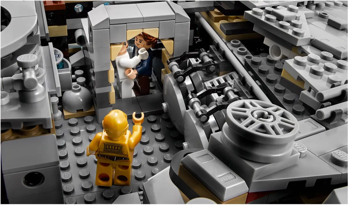 LEGO Star Wars 75192 Millennium Falcon set, image 3