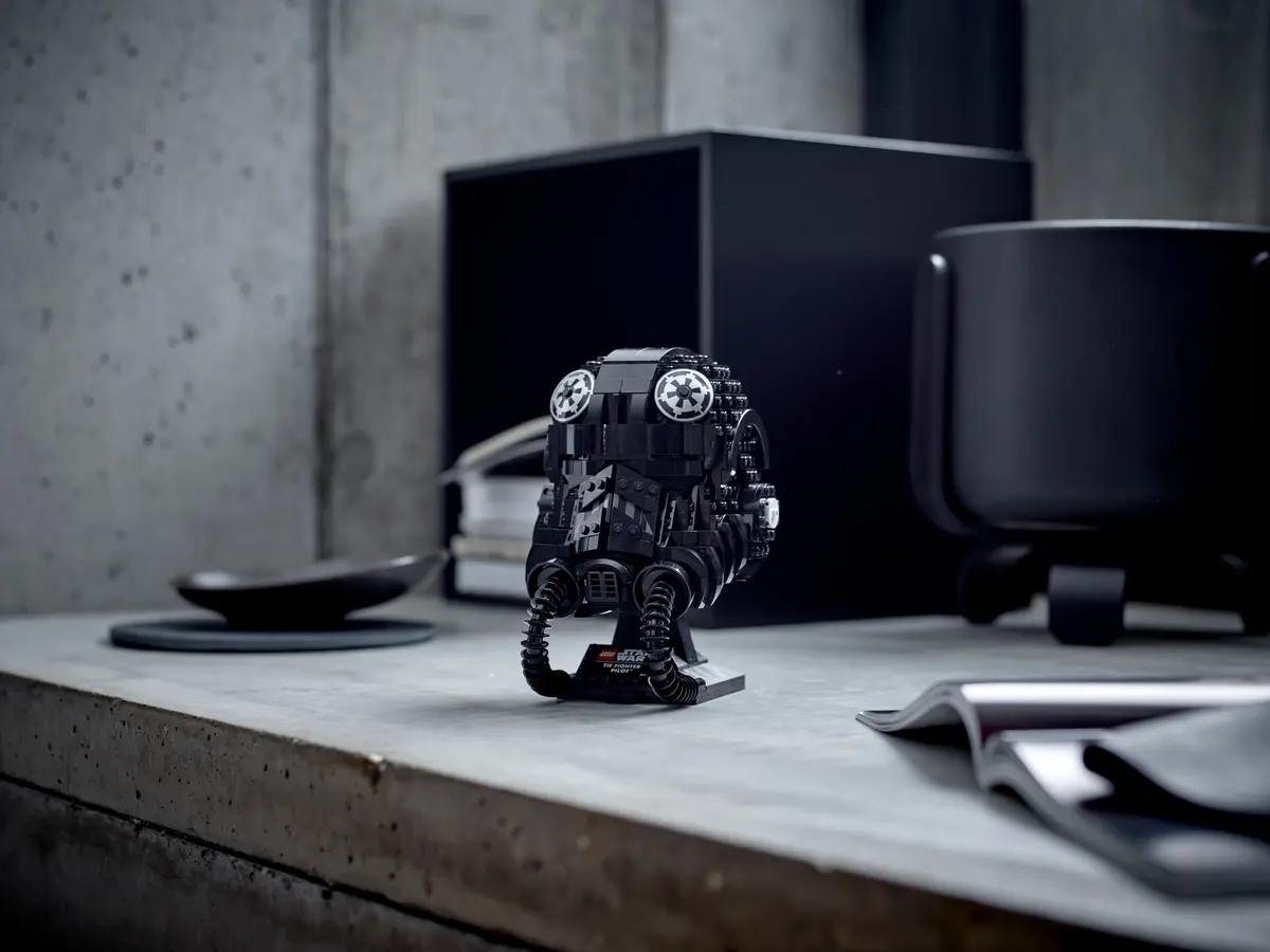 LEGO Star Wars 75274 TIE Fighter Pilot Helmet set, image 11