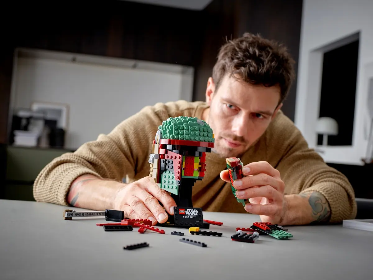 LEGO Star Wars 75277 Boba Fett Helmet set, image 9