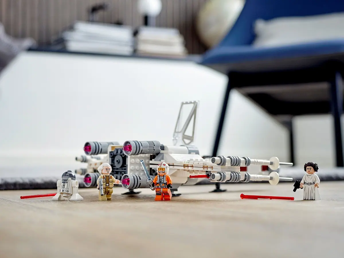 LEGO Star Wars 75301 Luke Skywalker's X-wing Fighter set, image 6