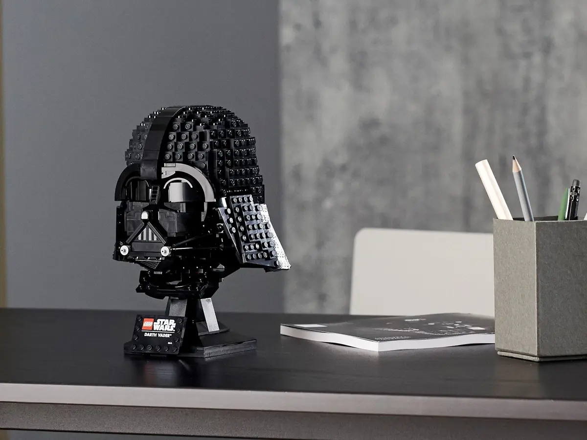 LEGO Star Wars 75304 Darth Vader Helmet set, image 16
