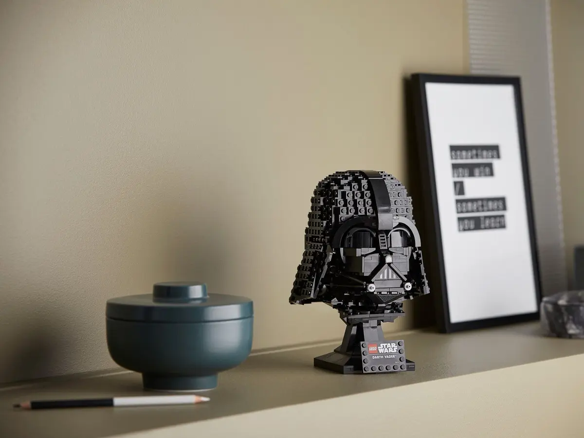 LEGO Star Wars 75304 Darth Vader Helmet set, image 7