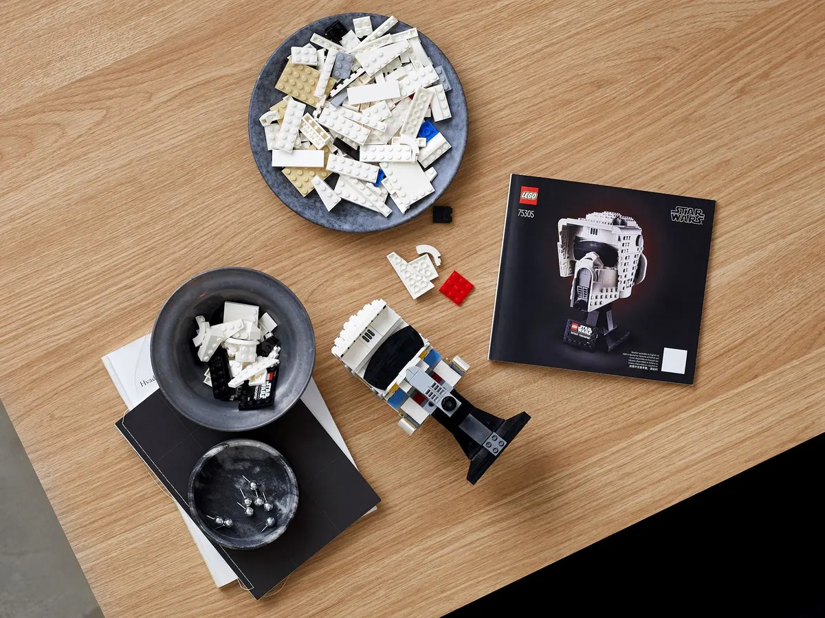 LEGO Star Wars 75305 Scout Trooper Helmet set, image 12