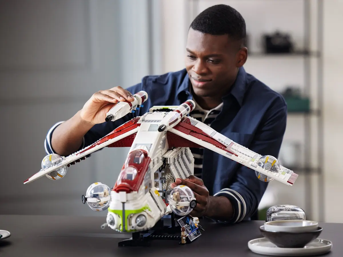 LEGO Star Wars 75309 Republic Gunship set, image 4