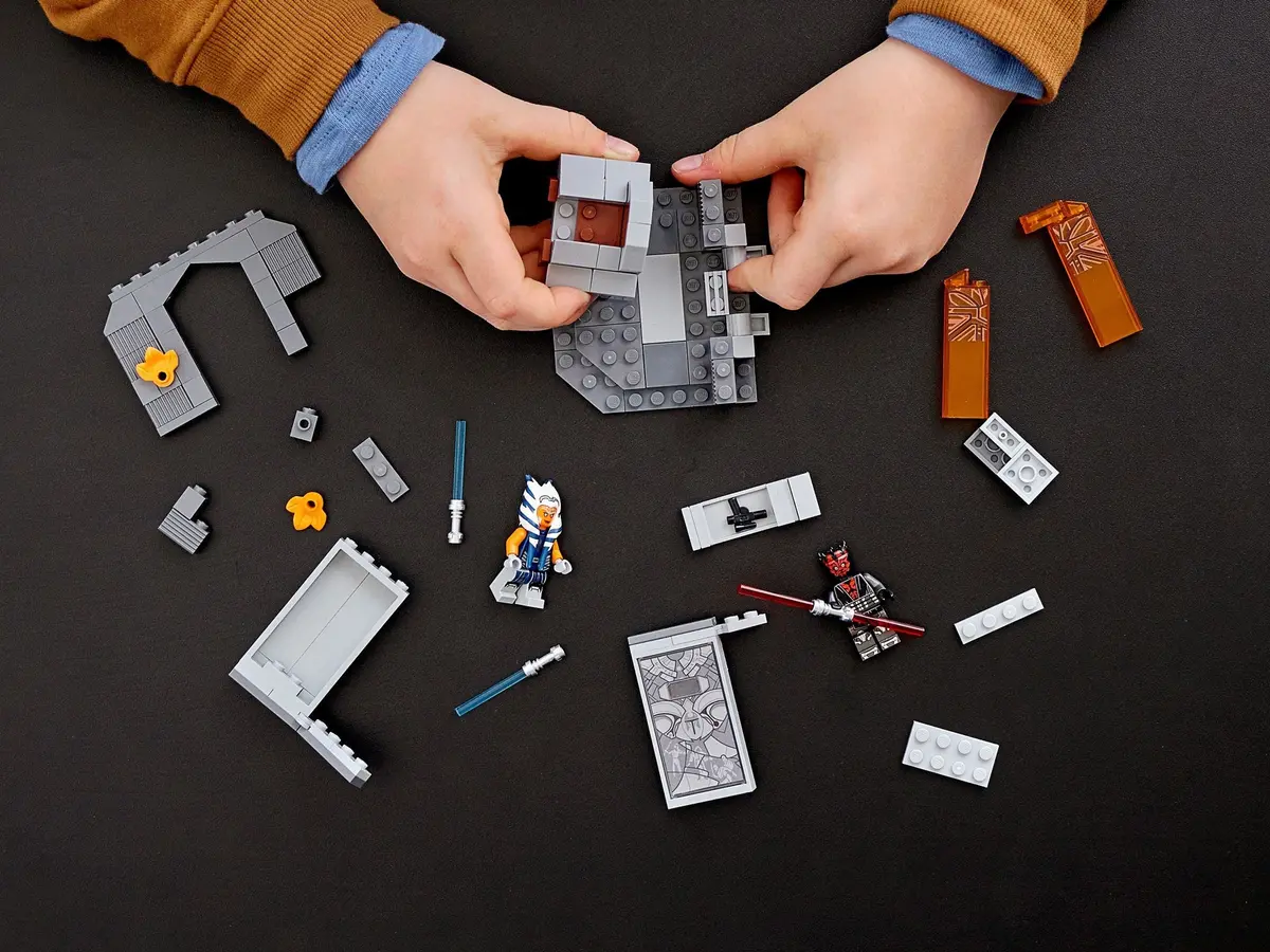 LEGO Star Wars 75310 Duel on Mandalore set, image 3