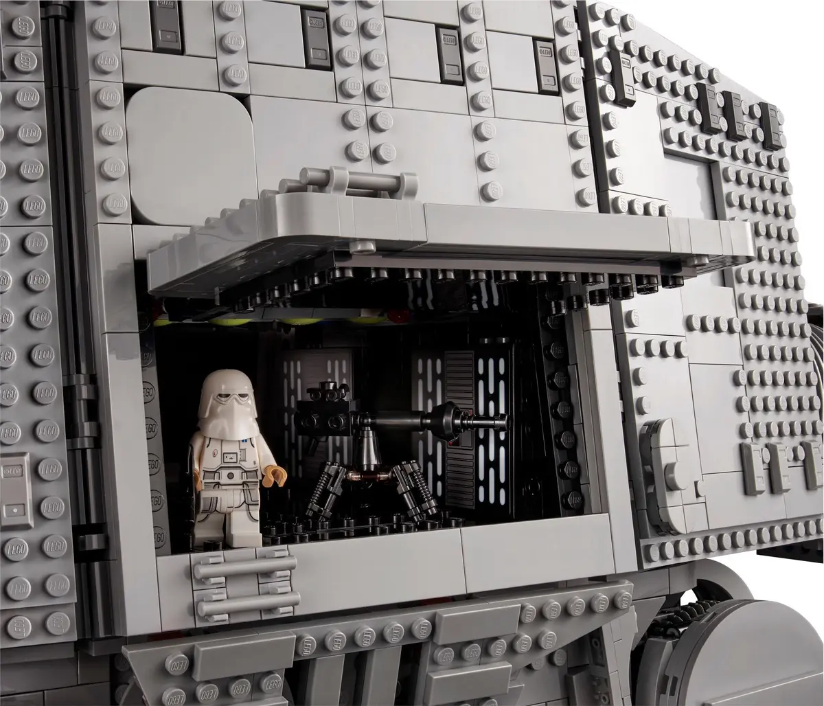 LEGO Star Wars 75313 AT-AT set, image 2