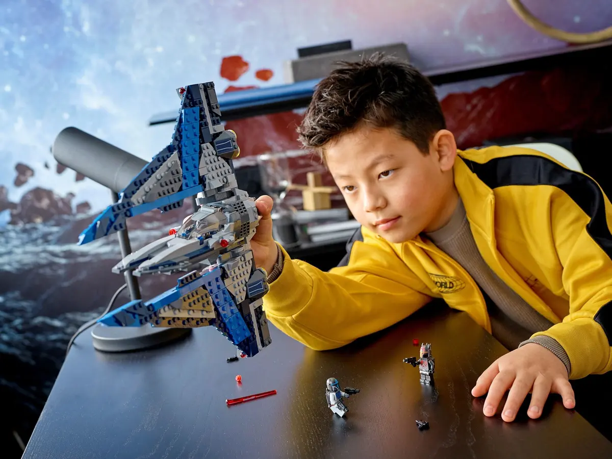 LEGO Star Wars 75316 Mandalorian Starfighter set, image 3